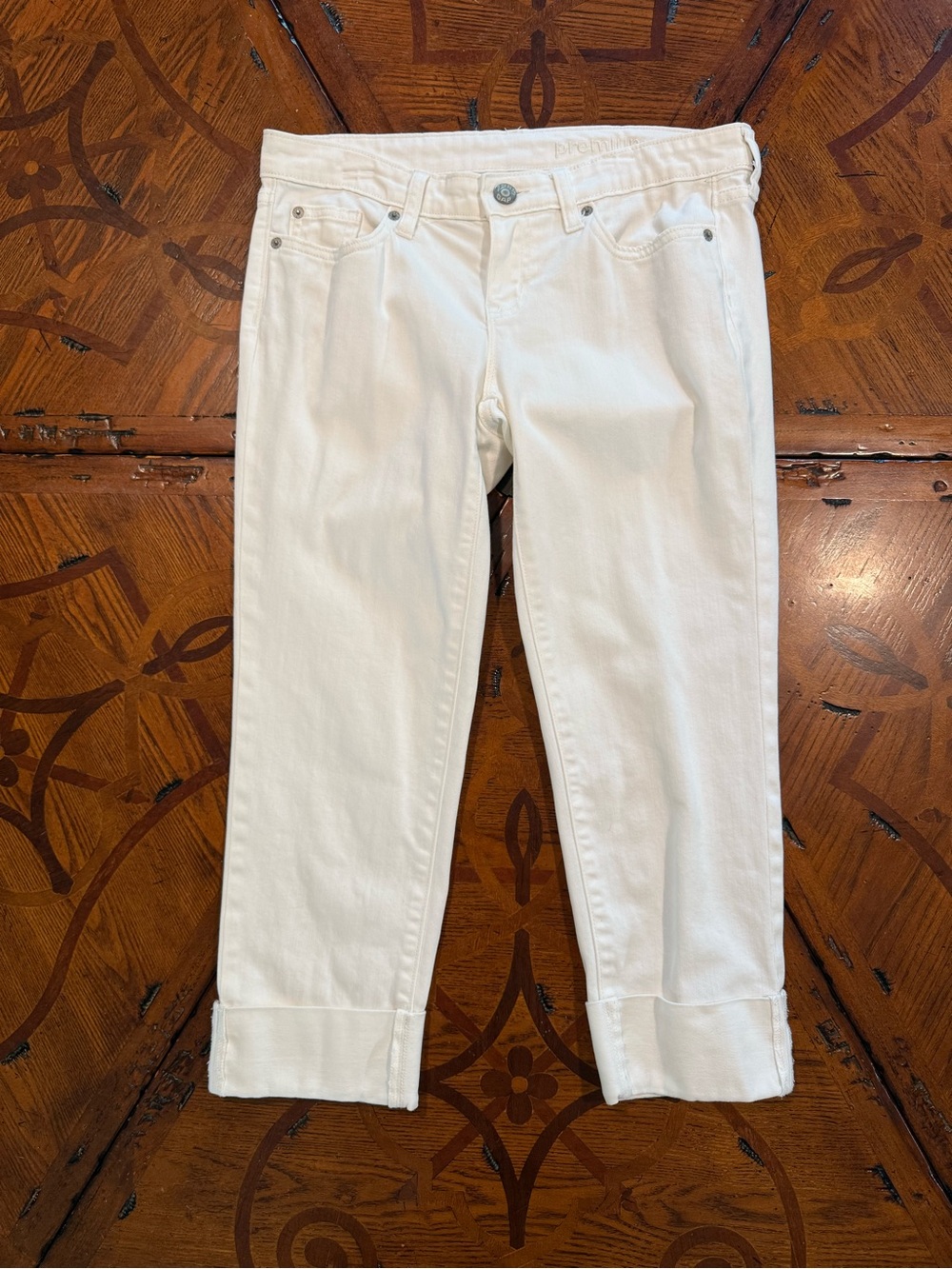 Gap Premium Straight White Cuffed Denim Jeans Size 4 / 27 - Like New!